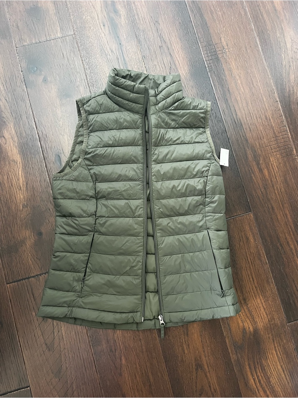 Lightweight water resistant package olive puffer vest